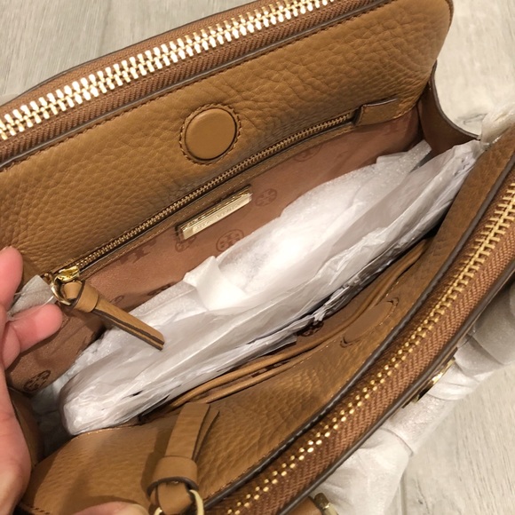 ❌SOLD❌ Tory Burch Robinson Pebbled Double Zip - Picture 7 of 8